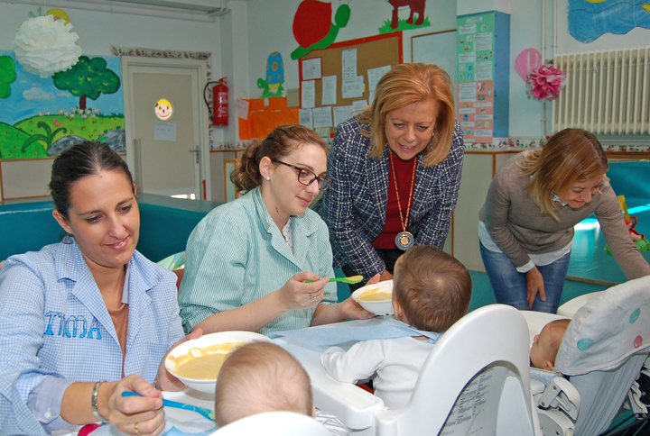 La consejera de Educación y Universidades, María Isabel Sánchez Mora, visitó la Escuela Infantil Infante Juan Manuel de Murcia. II