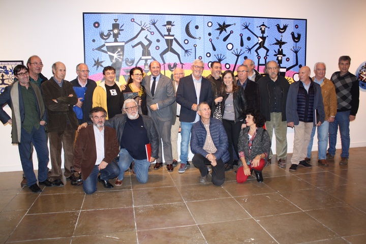 El presidente de la Comunidad asistió a la inauguración de la exposición 'Circo', del artista Marcos Salvador Romera