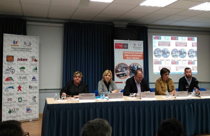 Jornadas de formación y convivencia entre voluntarios, jóvenes con discapacidad y estudiantes universitarios