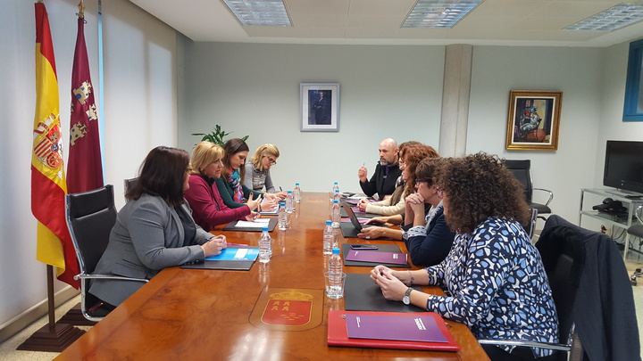 Reunión con los representantes de Podemos del Pacto contra la Violencia de Género