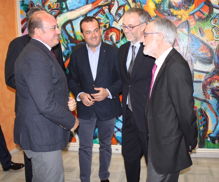 El presidente de la Comunidad, Pedro Antonio Sánchez, asiste al acto de descubrimiento del retrato del expresidente de la Asamblea Regional, Francisco Celdrán (1)