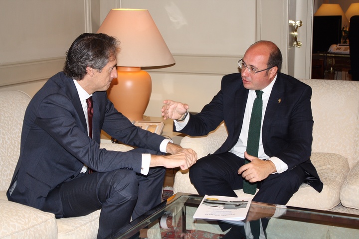 Reunión del presidente de la Comunidad, Pedro Antonio Sánchez, con el ministro de Fomento, Íñigo de la Serna