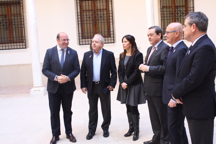 Reunión del presidente de la Comunidad con representantes de CROEM y de los sindicatos UGT y CCOO para abordar el Plan Estratégico de Empleo de Calidad. II
