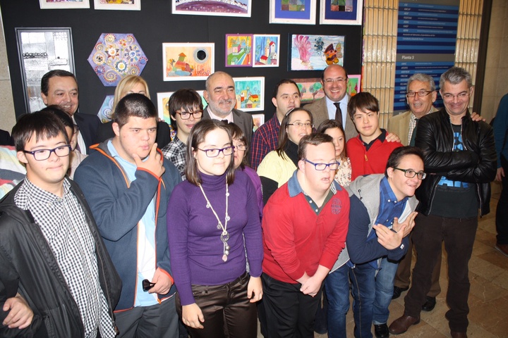 El presidente de la Comunidad, Pedro Antonio Sánchez, ha inaugurado la XIV edición de la exposición 'Artesano', organizada por la Asociación para personas con Síndrome de Down (Assido). II