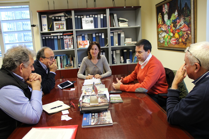 La directora general de Agricultura, Ganadería, Pesca y Acuicultura, Carmen Teodora Morales, se reune con representantes de la Asociación de Cultivadores de Cítricos de Sudáfrica