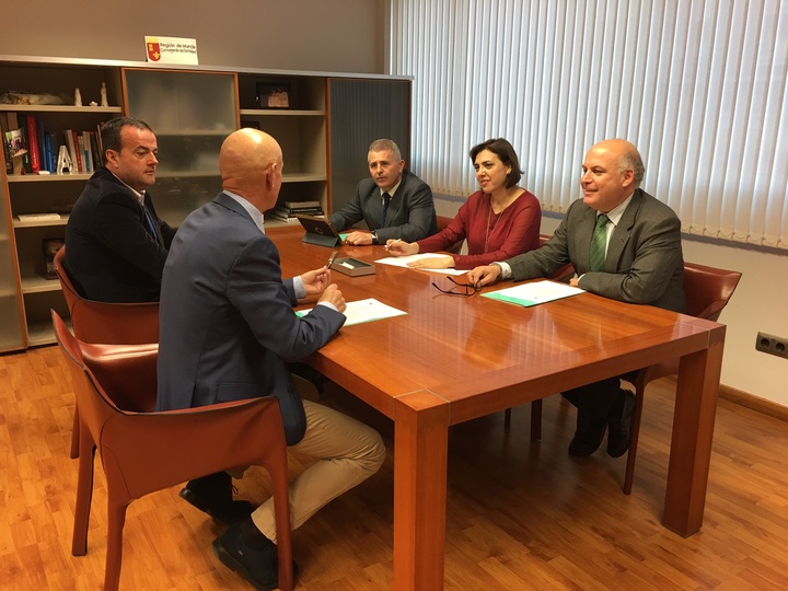 Reunión de la consejera de Sanidad, Encarna Guillén, con el Grupo Parlamentario del Partido Popular