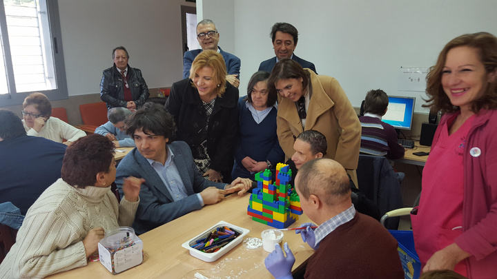 Visita a la residencia 'El Cobijo', de Astus (1)