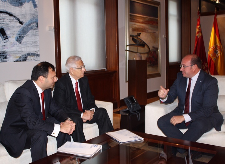 El jefe del Ejecutivo regional se reúne con el presidente de Fremm, Federación Regional de Empresarios del Metal de Murcia (2)