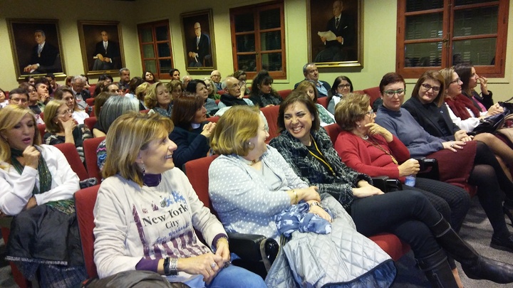 Inauguración de la mesa redonda 'Biomedicina: Ciencia con nombre de mujer'