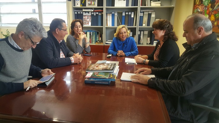 La consejera se reúne con la Agrupación de Defensa Sanitaria de porcino de Lorca
