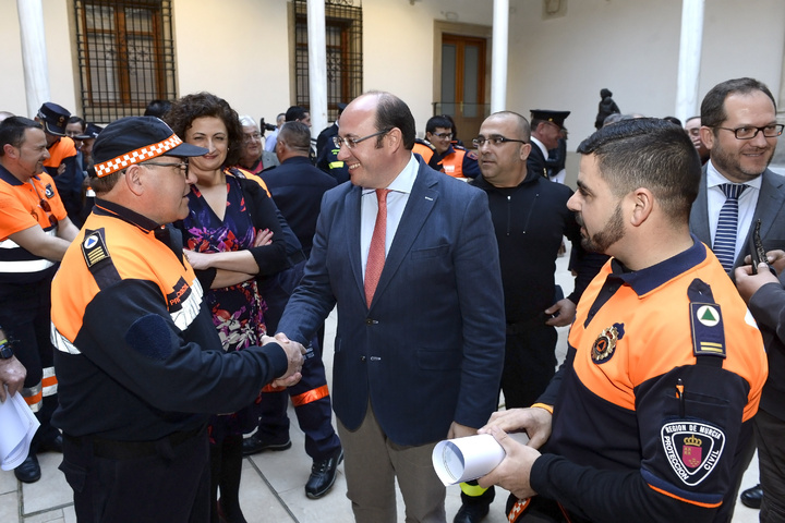 El presidente de la Comunidad, Pedro Antonio Sánchez, durante la recepción en el Palacio de San Esteban a los voluntarios de Protección Civil