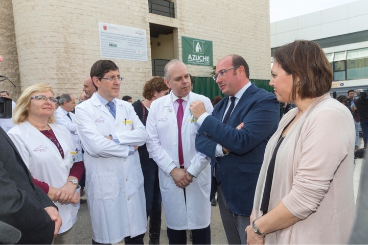 Primera piedra de las obras de ampliación del hospital Morales Meseguer (3)