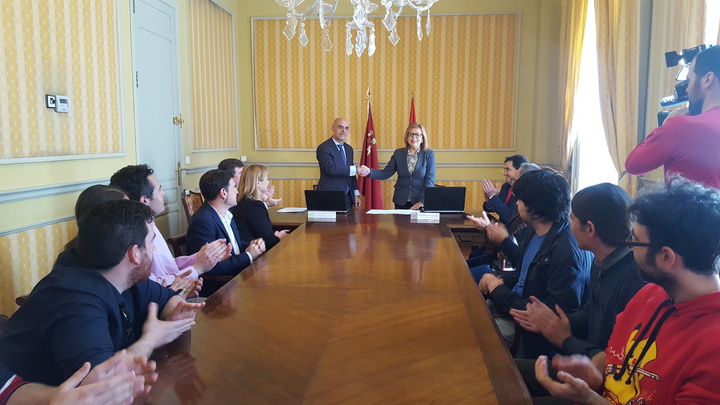 La consejera de Educación y Universidades, María Isabel Sánchez-Mora, firmó convenio para adhesión a la Formación Profesional con la empresa multinacional Capgemini / 2