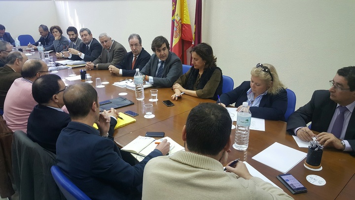 Representante de la Consejería se reúnen con Confederación Comarcal de Organizaciones Empresariales de Cartagena para abordar los trabajos de colaboración, el estado actual del Mar Menor y las actuaciones de recuperación de playas