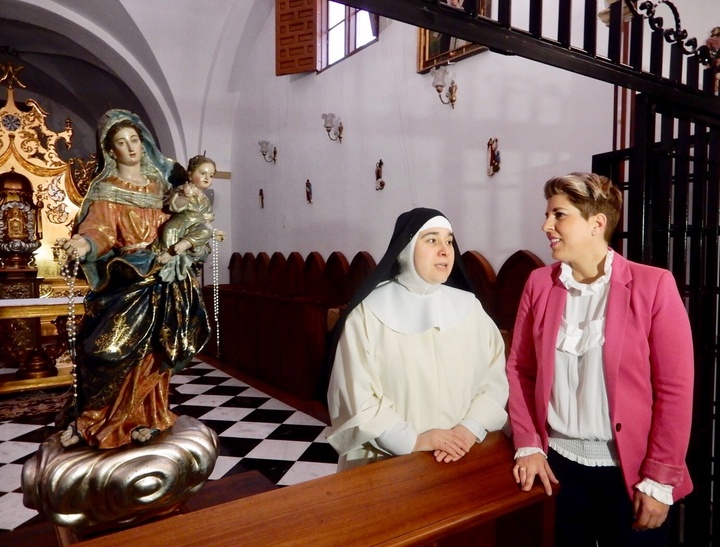 Entrega de la imagen restaurada de la Virgen del Rosario o de la Aurora al Convento de Santa Ana. II