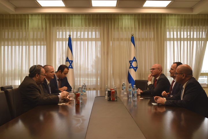 Reunión con representantes del parlamento de Israel (II)