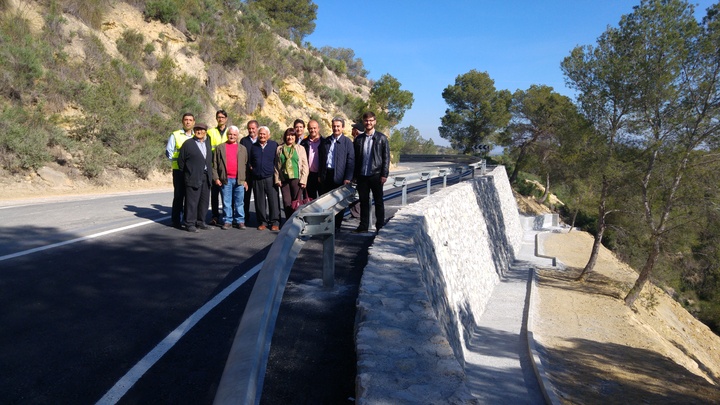 El director general de Carreteras visita la carretera RM-515 de Alhama de Murcia, donde se ha construido un muro