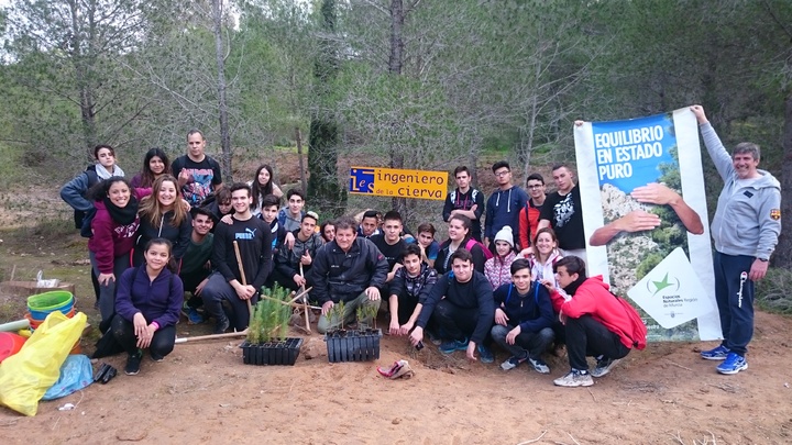 Los alumnos repueblan un antinguo campo de tiro