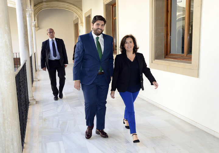 El presidente de la Comunidad, Fernando López Miras, ha tomado posesión de su cargo como presidente del Gobierno regional