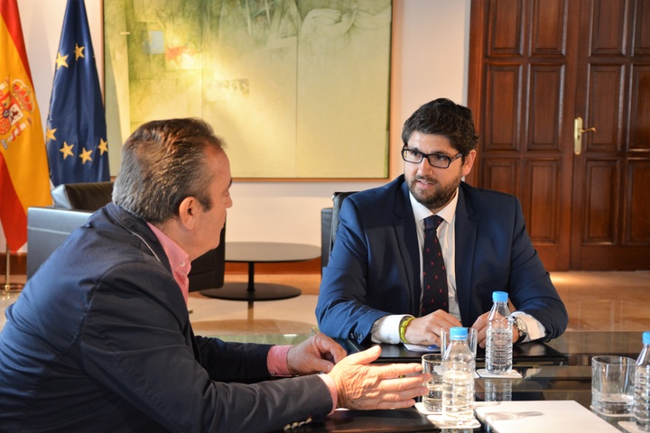 El presidente de la Comunidad se reúne con el secretario general de CC.OO, Comisiones Obreras, en la Región  (2)