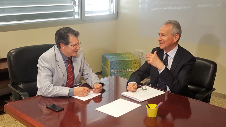 El consejero de Agua, Agricultura, Ganadería y Pesca, Francisco Jódar, se reúne con el presidente de la Confederación Hidrográfica del Segura (CHS), Miguel Ángel Ródenas