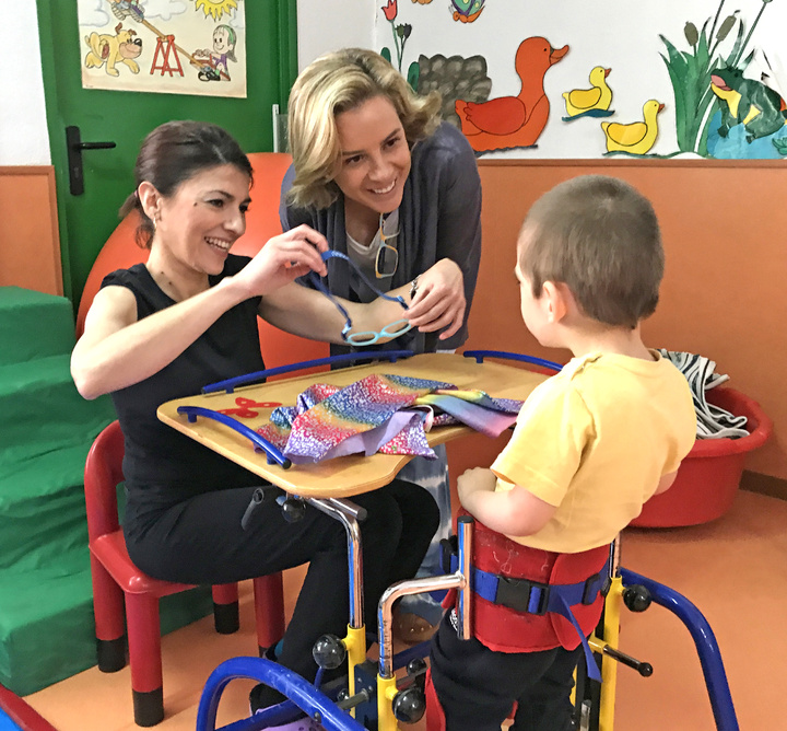 La consejera de Educación, Juventud y Deportes visitó la Escuela Infantil San Basilio de Murcia.