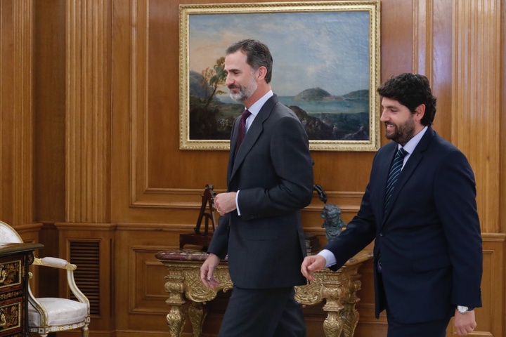 El presidente de la Comunidad, Fernando López Miras, ha sido recibido en audiencia por Su Majestad el Rey Felipe VI en el Palacio de la Zarzuela (3)