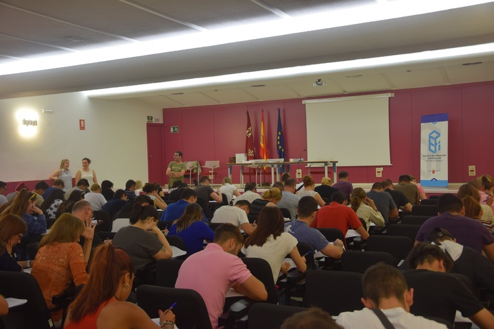 364 personas realizan las pruebas de competencias clave convocadas por el Servicio Regional de Empleo y Formación