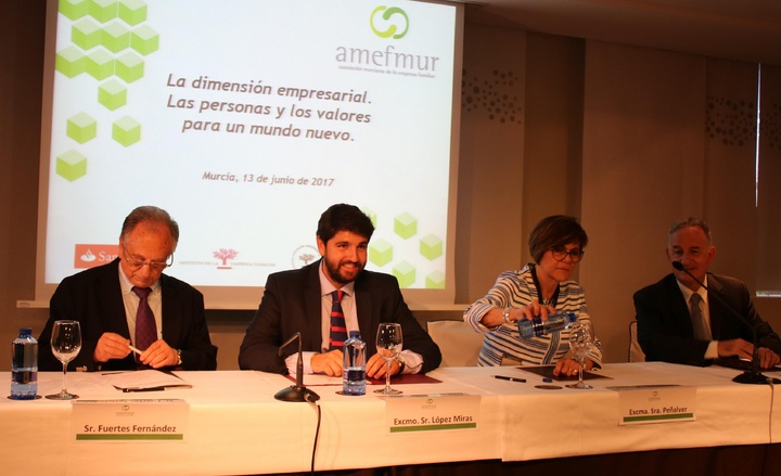 El presidente de la Comunidad inaugura jornada de Amefmur, Asociación Murciana de Empresa Familiar
