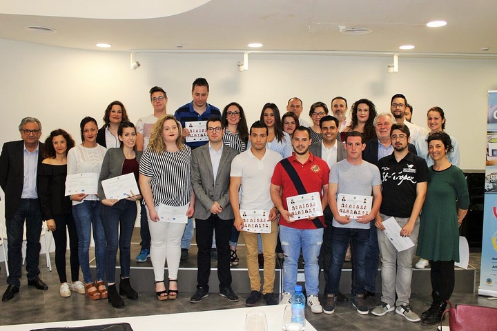 El director general del Servicio Regional de Empleo y Formación, Alejandro Zamora, durante la reciente clausura de un programa mixto de empleo y formación en Cehegín para jóvenes beneficiarios de Garantía Juvenil