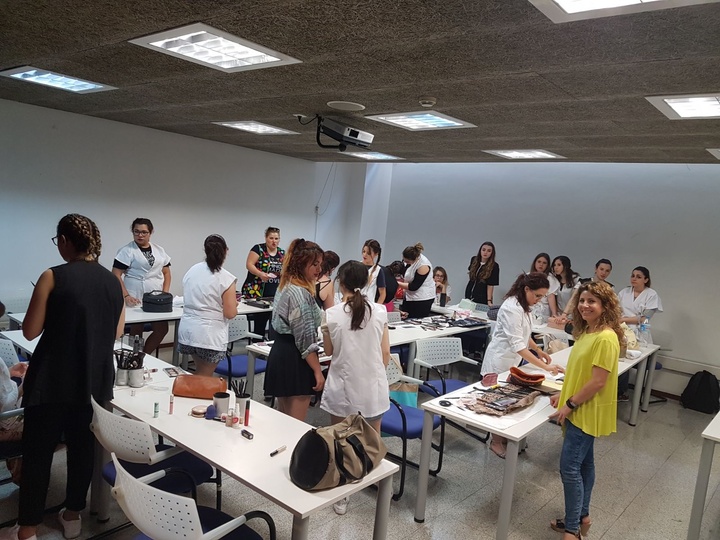 Prácticas de caracterización de estudiantes Estética y Belleza del Instituto de Enseñanza Secundaria Ramón y Cajal