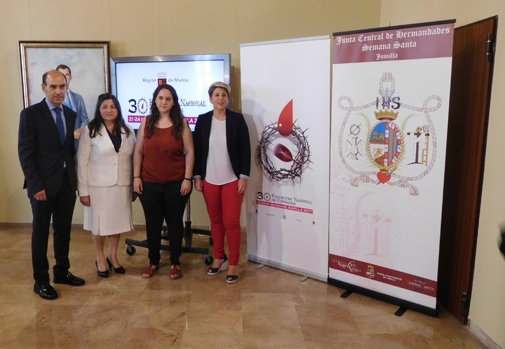 La consejera de Transparencia, Participación y Portavoz, Noelia Arroyo, presenta el XXX Encuentro Nacional de Cofradías