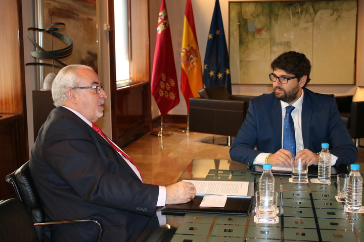 El jefe del Ejecutivo regional recibe al presidente de la Universidad Católica San Antonio de Murcia