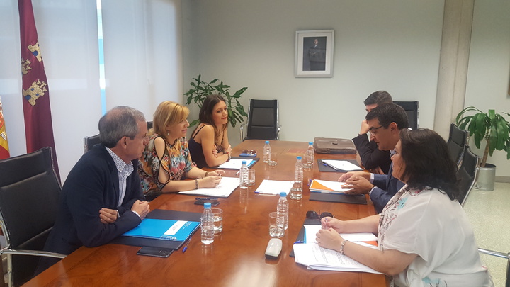 Reunión con Ciudadanos para avanzar en el Pacto Regional contra la Violencia de Género