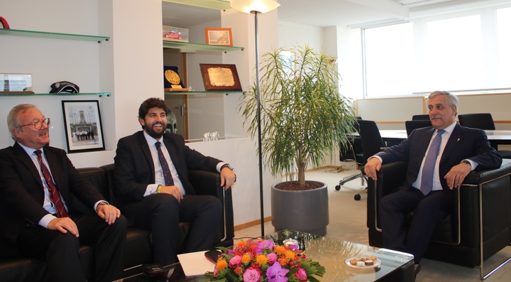 Fernando López Miras se reúne con el presidente del Parlamento Europeo, Antonio Tajani, y con el vicepresidente de la institución, Ramón Luis Valcárcel (2)