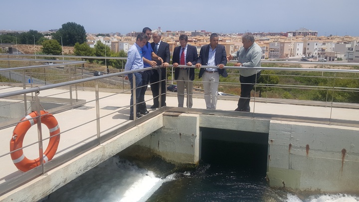 El consejero de Agua, Agricultura, Ganadería y Pesca visita la planta desaladoras de Torrevieja con el director general de Acuamed, Aguas de las Cuencas Mediterráneas