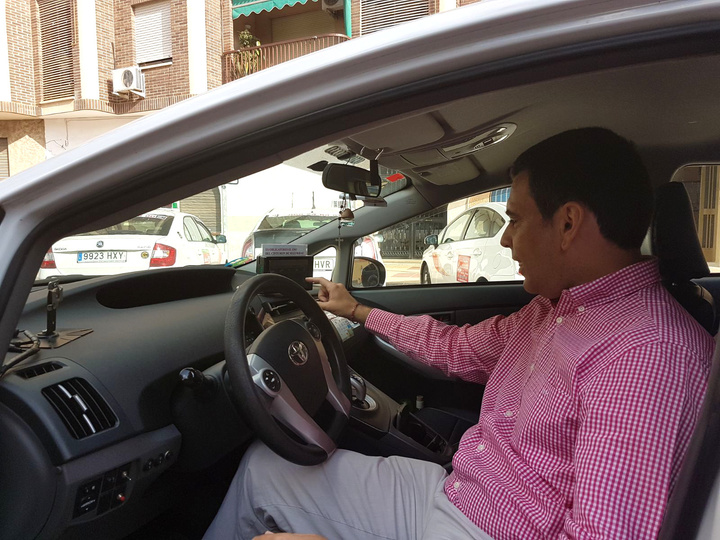 Los taxis tendrán ayudas para implantar mejoras tecnológicas y nuevos distintivos