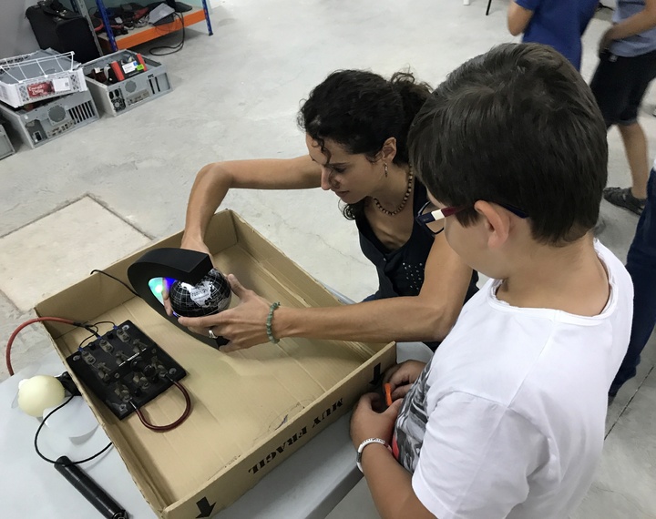 El Ceeim, Centro Europeo de Empresas e Innovación de Murcia, acogió la celebración del campamento 'maker'