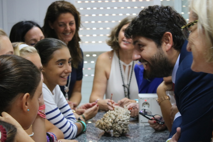 El presidente visita en Cartagena el colegio Franciscano La Inmaculada
