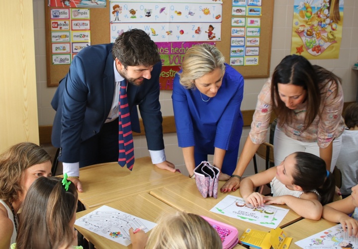 El presidente visita en Cartagena el colegio Franciscano La Inmaculada (2)