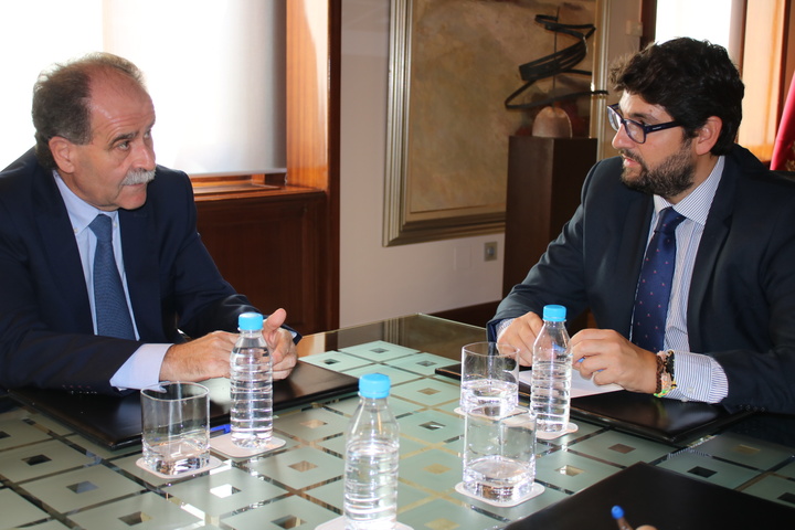 Fernando López Miras se reúne con los presidentes de los consejos sociales de las universidades públicas de la Región