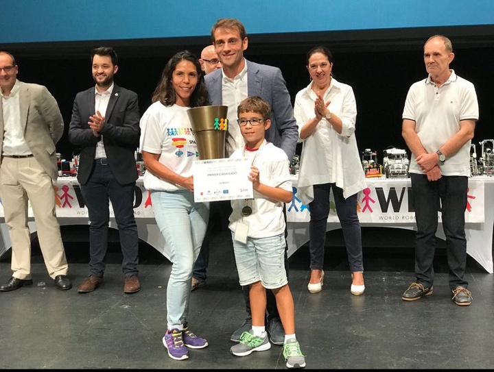 Alumnos de un centro educativo de Tenerife, ganadores de la categoría Regular Start de la olimpiada nacional de robótica