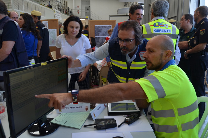 El consejero de Presidencia asiste al simulacro por inundaciones y terremoto