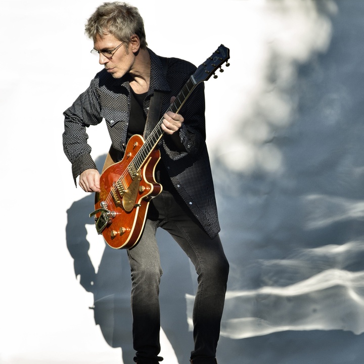 El cantante y músico argentino Ariel Rot actuará en el Auditorio regional Víctor Villegas este sábado