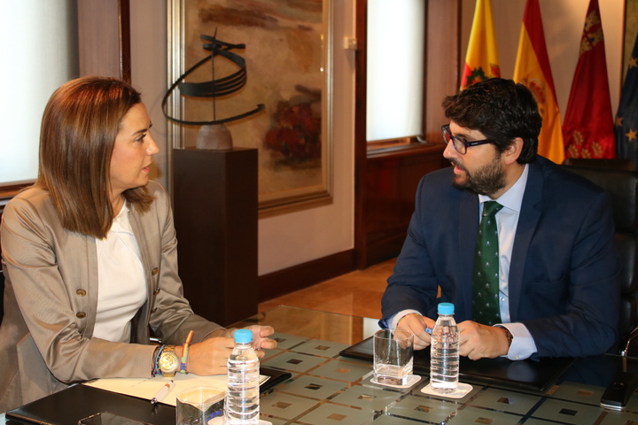 López Miras se reúne con la alcaldesa de Archena, Patricia Fernández