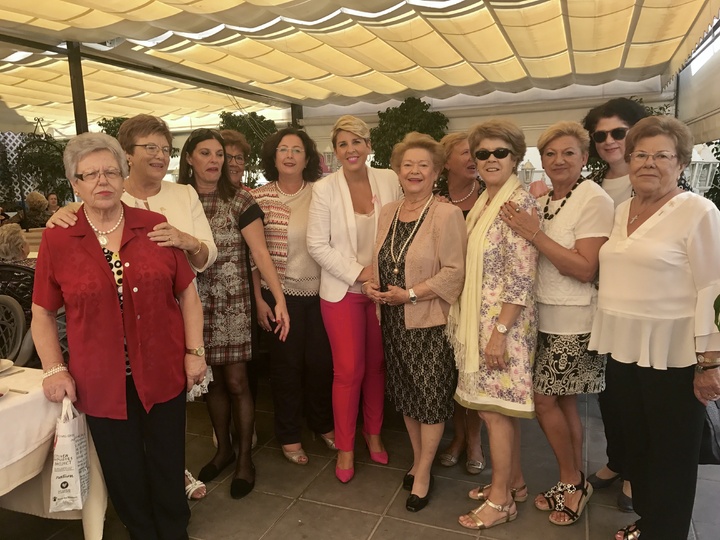 La Asociación de Amas de Casa de Cartagena entrega el premio 'Ama de Casa del Año'