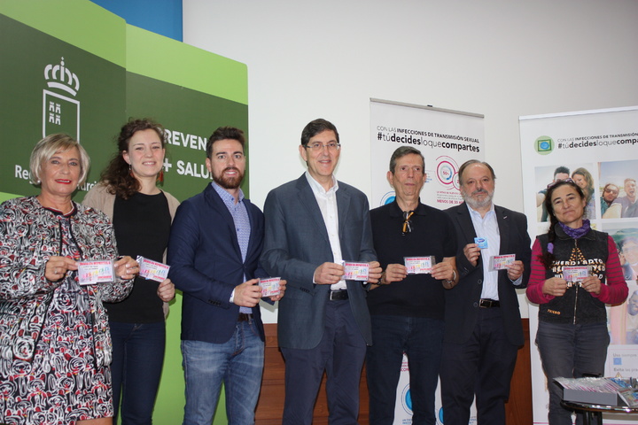 Presentación de la campaña 'Tú decides lo que compartes'