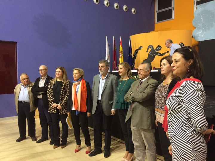 Presentación de la conferencia de la Fundación de Estudios Médicos (FEM)