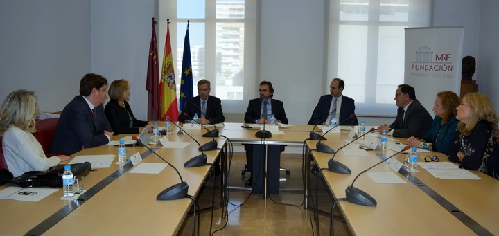 El consejero de Presidencia y Fomento, Pedro Rivera, presidió la reunión del patronato de la Fundación Mariano Ruiz-Funes.