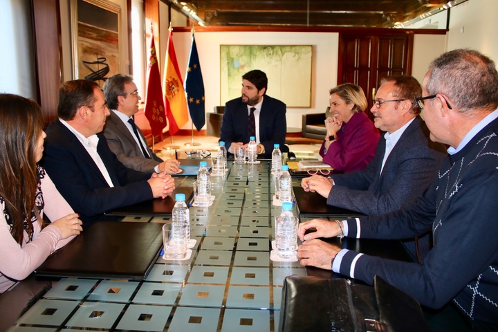 Fernando López Miras se reúne con el presidente de Anpe (Sindicato independiente, al servicio del profesorado de la enseñanza pública), Clemente Hernández